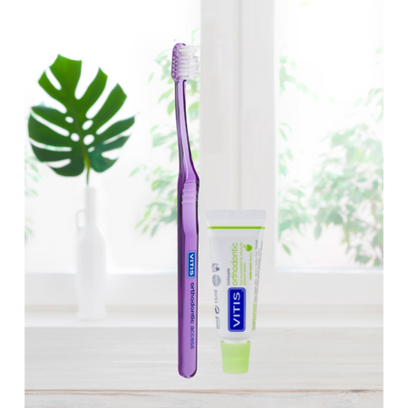 Vitis® Orthodontic Tandenborstel met Vitis® Ortho tandpasta 15 mL-Dentaid-Sordent